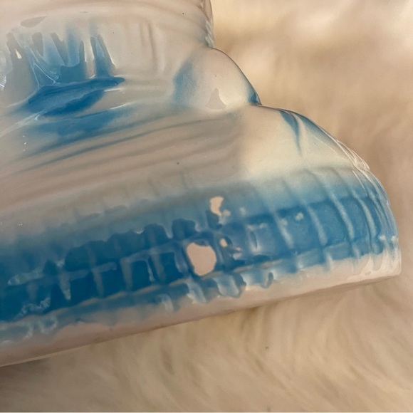 🛍️3/$30 Vintage blue & white ceramic baby booties planter made in Japan - Picture 11 of 11